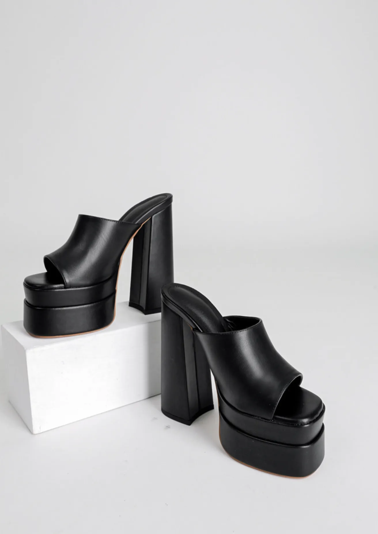PLATFORM MULES